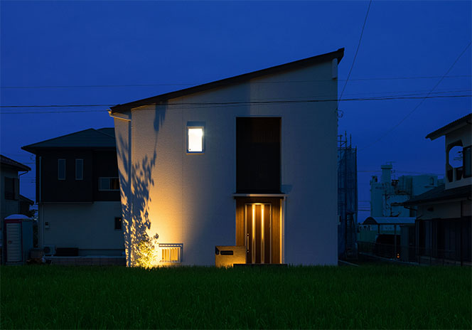 埼玉県の注文住宅外観夜景